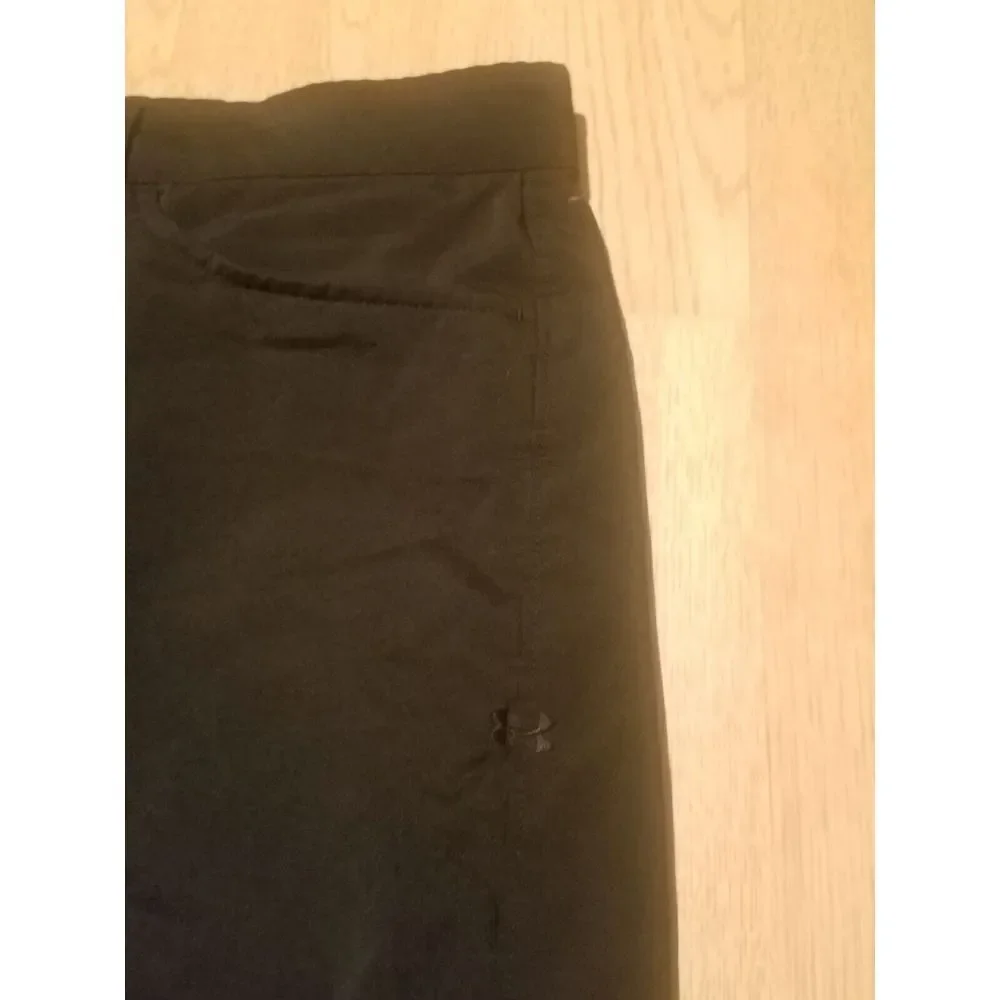 Under Armour Heat‎ Gear Golf Shorts Men's 32  Black Loose Stretch Chino EUC